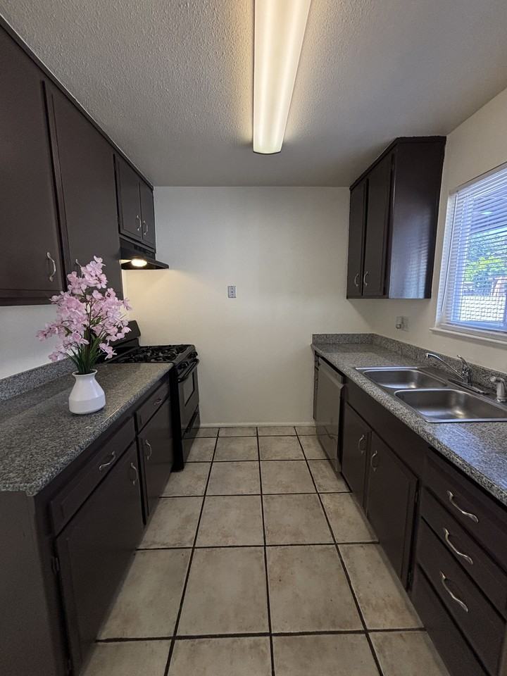 216 East Granger Avenue - Photo 2 of 13