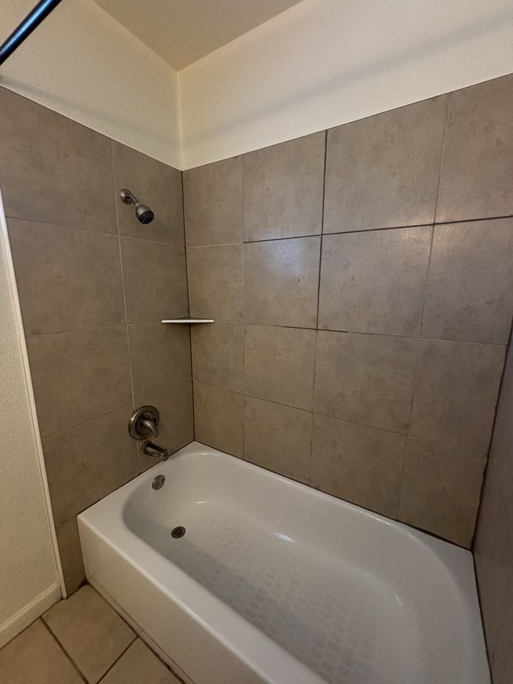 216 East Granger Avenue - Photo 6 of 13