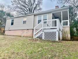 featured image of 2611 Columbus Cir