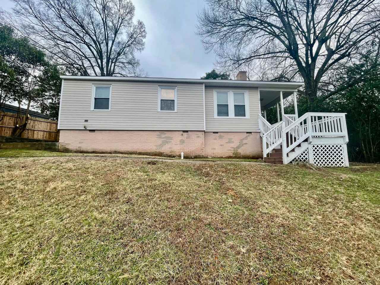 2611 Columbus Cir - Photo 2 of 18