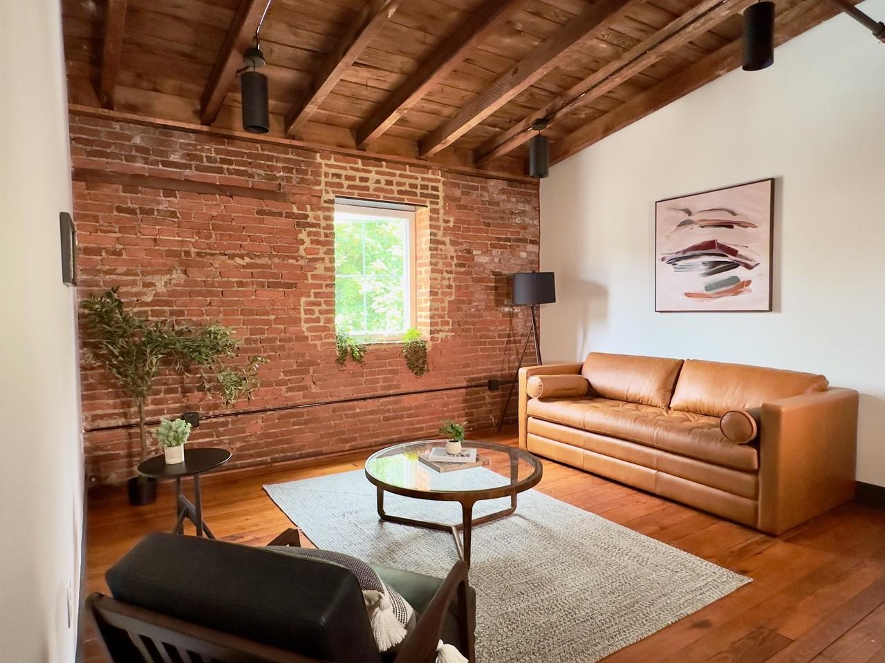 437 West Grant Street - Photo 2 of 50