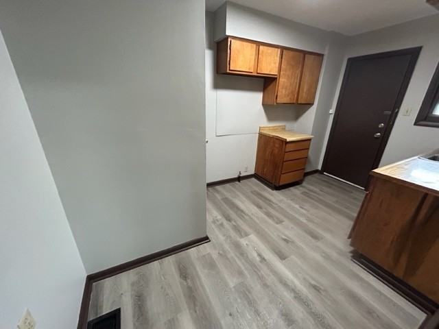 2211 Oakwood Ave - Photo 5 of 20