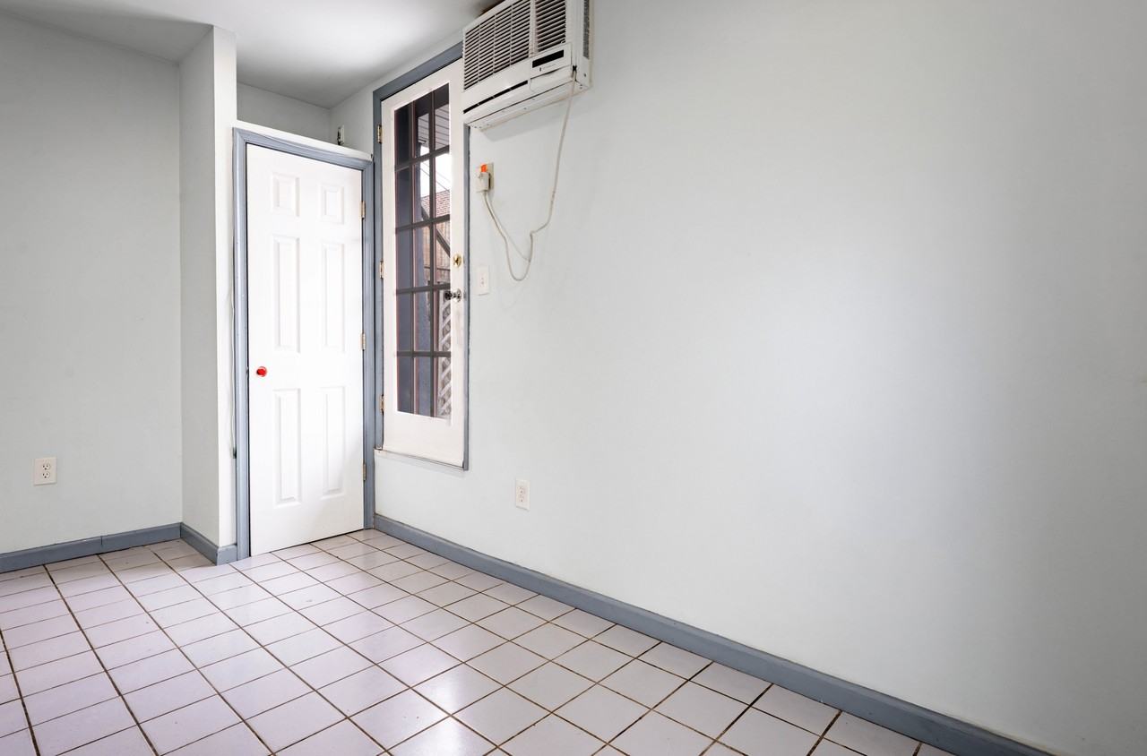 1327 Snyder Avenue - Photo 6 of 28