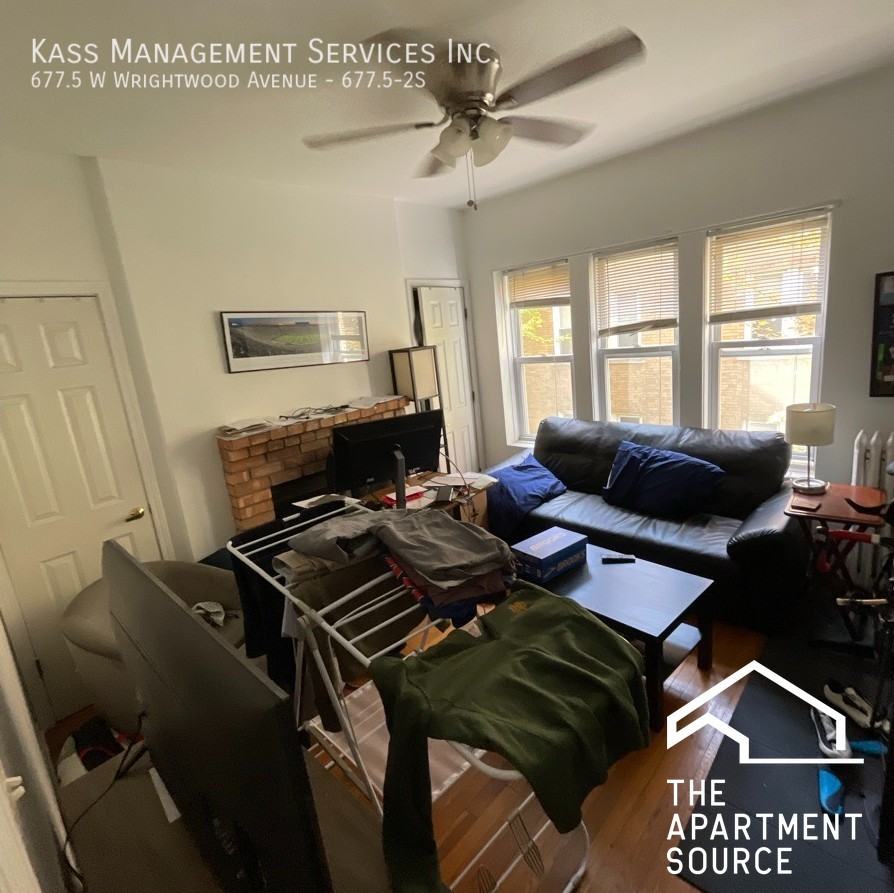 W Wrightwood Ave #2S - Photo 4 of 5