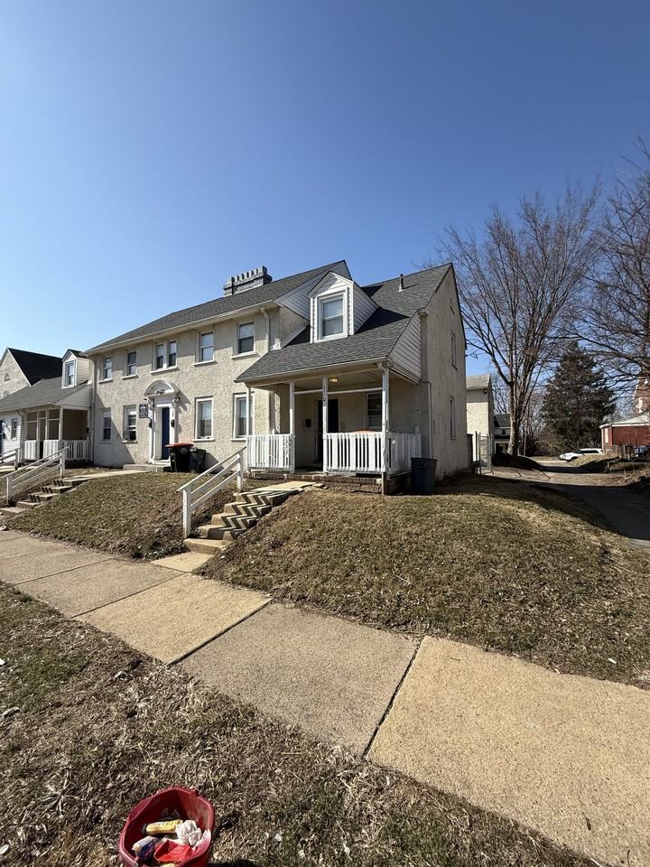 1104 Pine Street - Photo 2 of 16