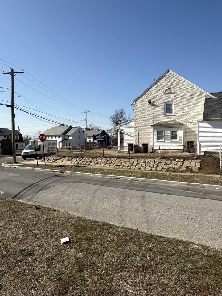 1104 Pine Street - Photo 6 of 16