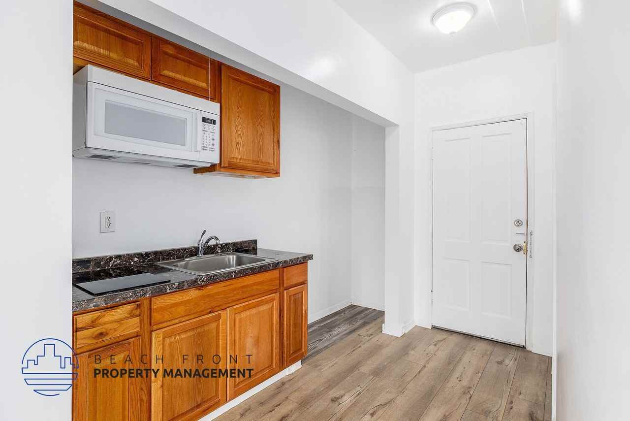 3900 Ingraham St. - Photo 2 of 19