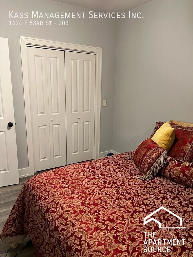 1424 S Blackstone Ave #203 - Photo 3 of 5