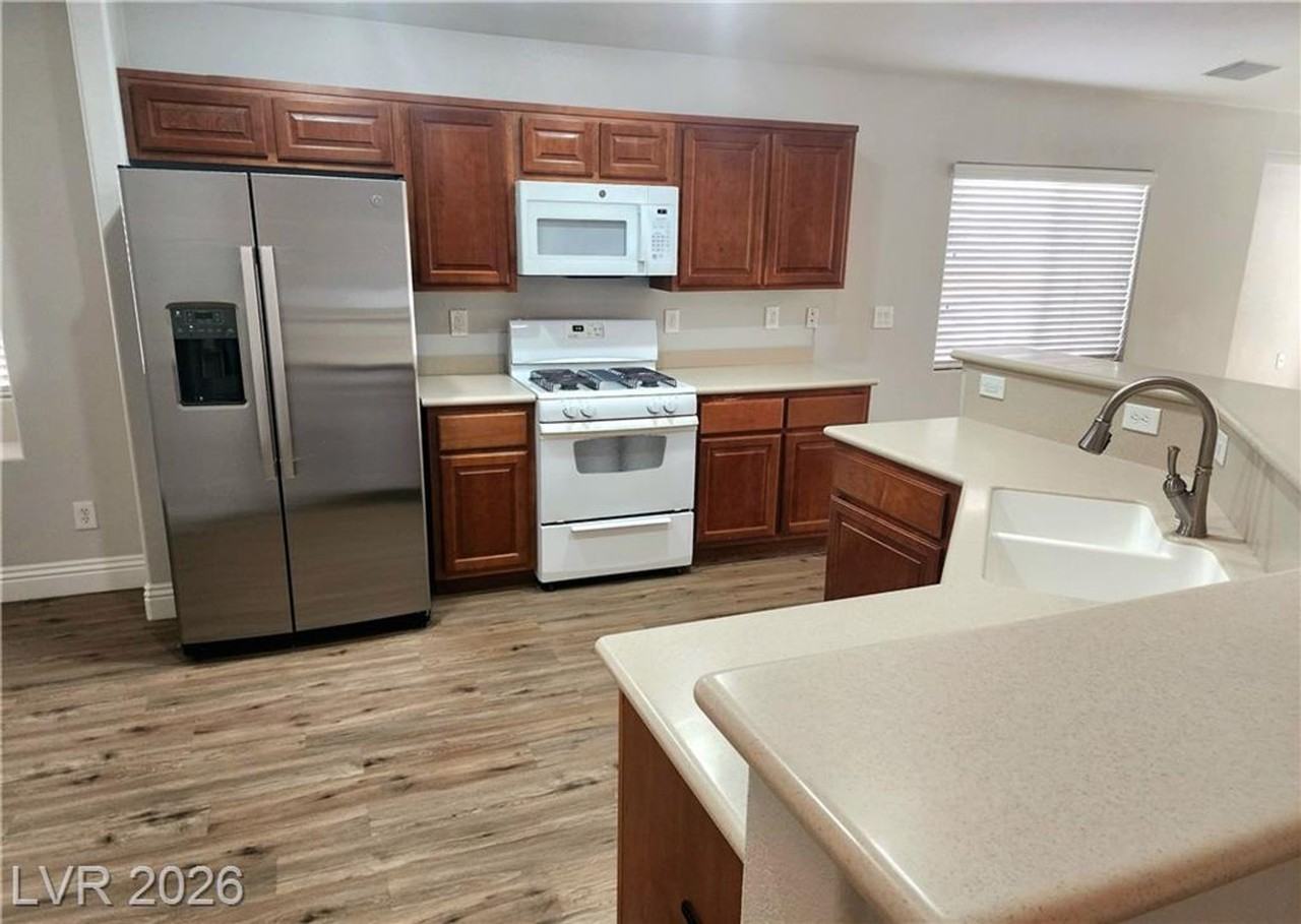 2277 Dakota Sky Ct - Photo 2 of 18