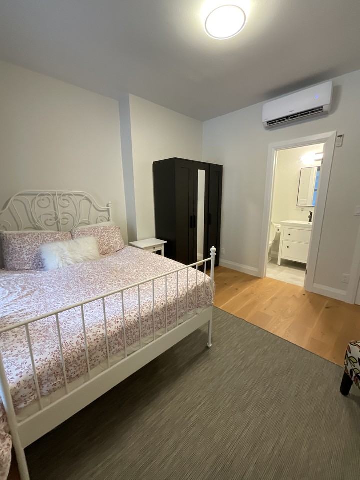 Dupont St & Spadina Rd #2 - Photo 7 of 15