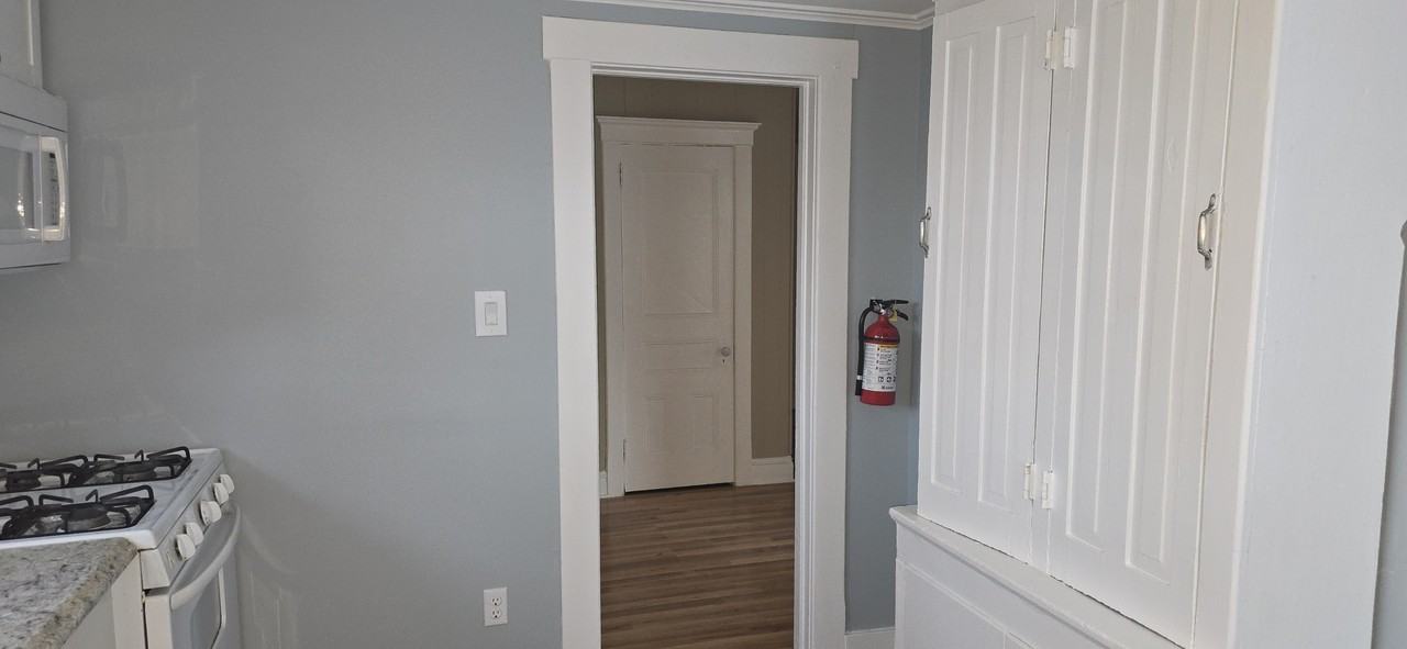 27 Losey Street - Photo 6 of 26