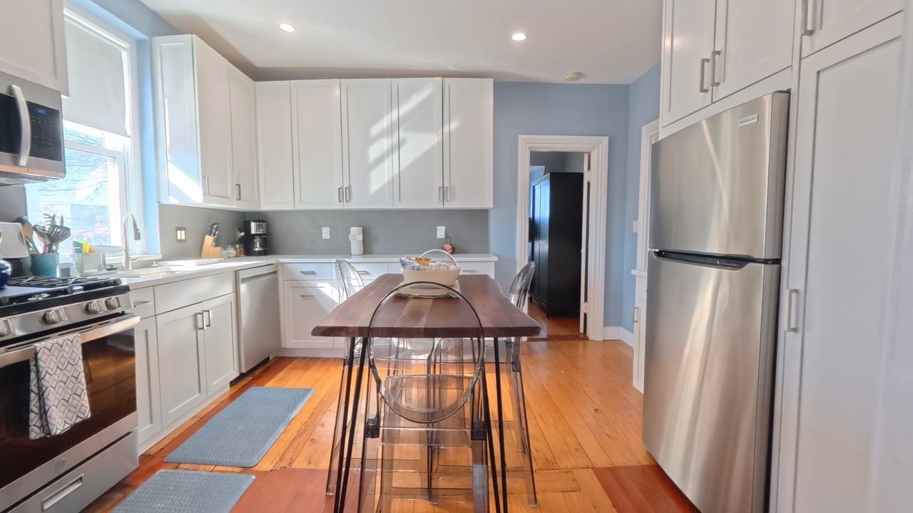 137 Walnut St #3 - Photo 5 of 19