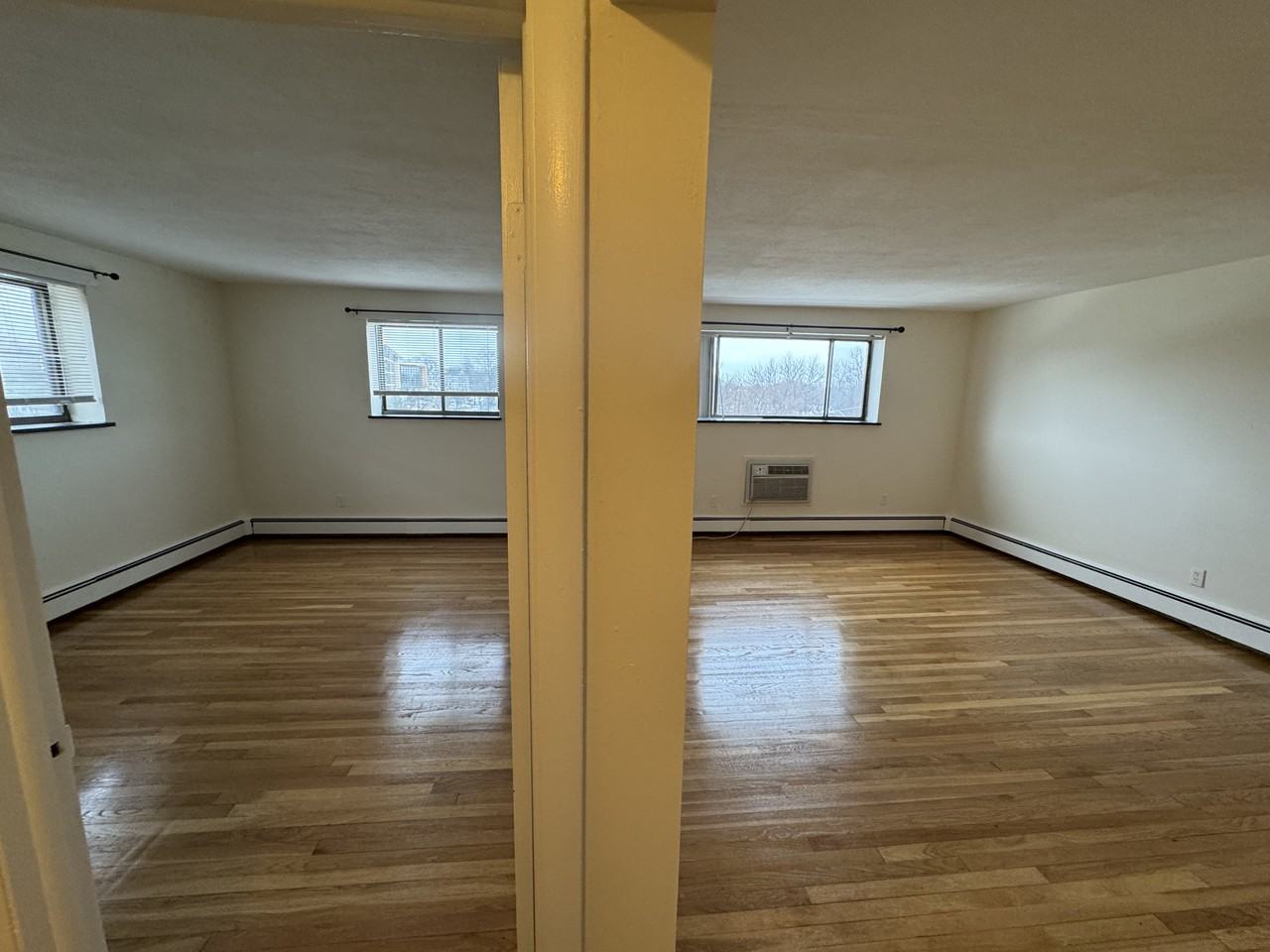 8 Riverside St #3-2 - Photo 7 of 12