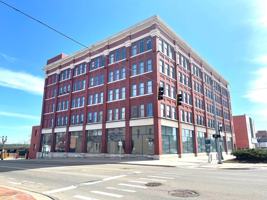 featured image of 401 S Washington Sq