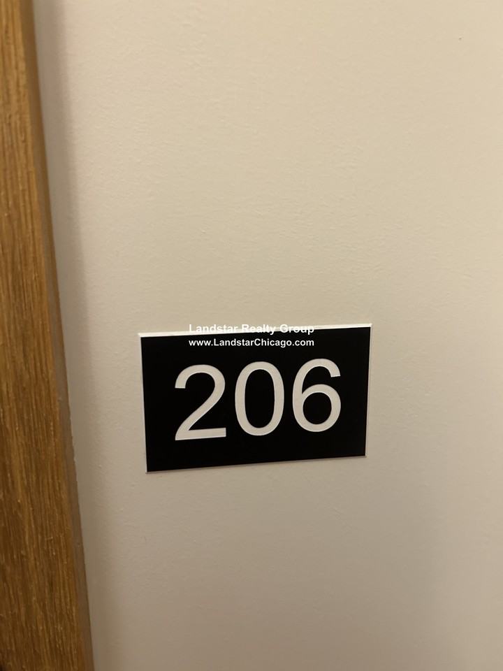 4611 S Ellis Ave #206