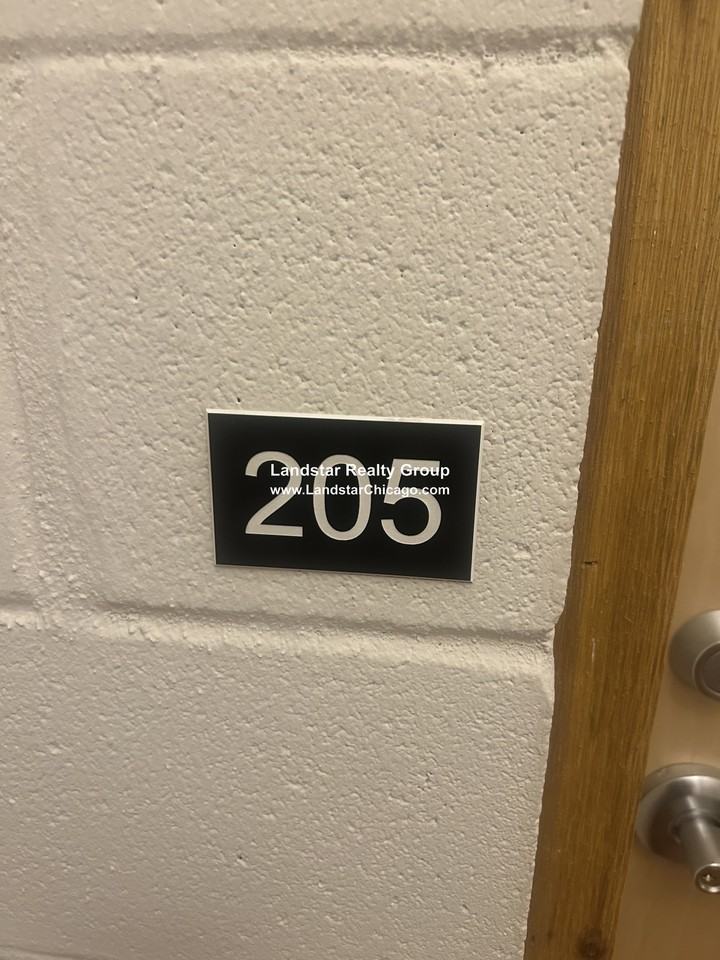 4611 S Ellis Ave #205