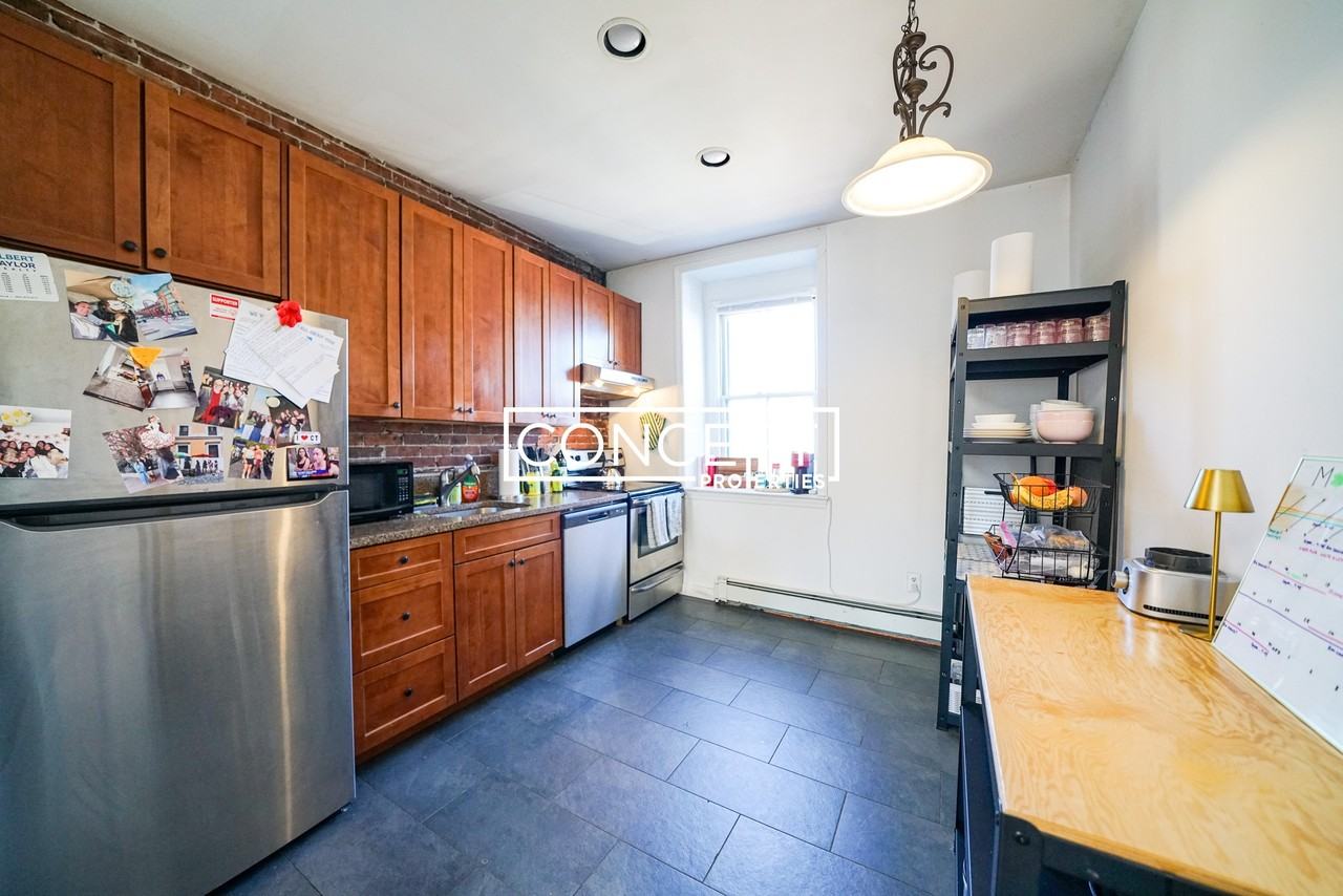 486 Massachusetts Ave #3 - Photo 5 of 33