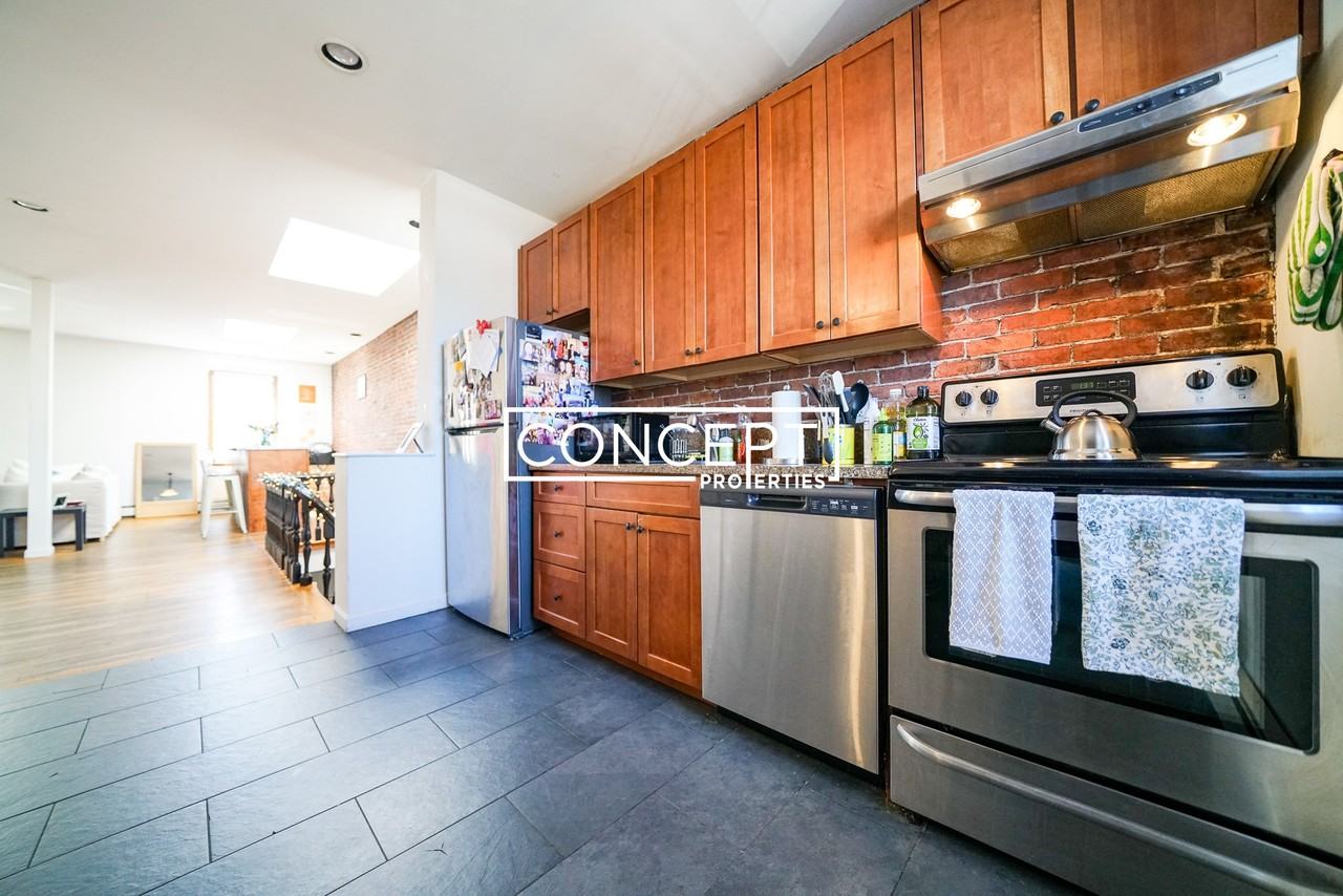 486 Massachusetts Ave #3 - Photo 7 of 33