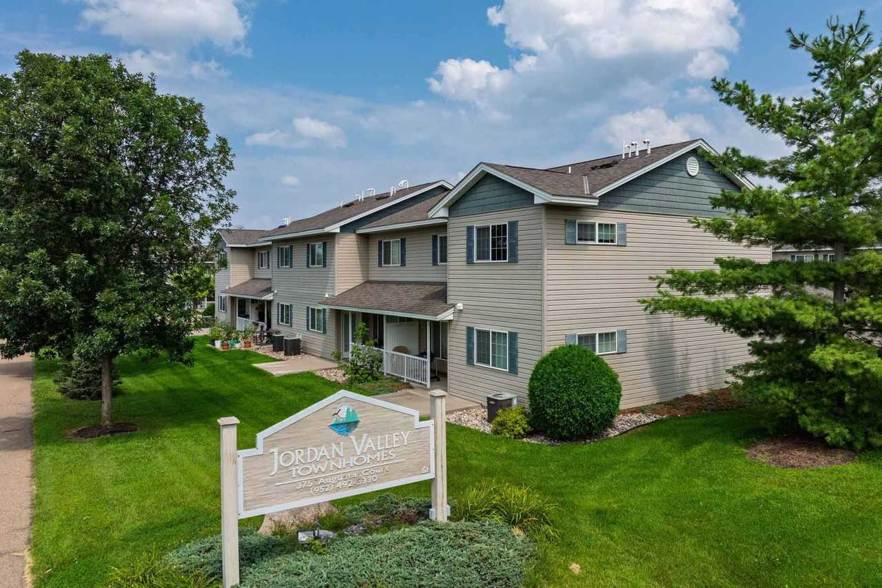 Jordan Valley Townhomes - Photo 4 of 28