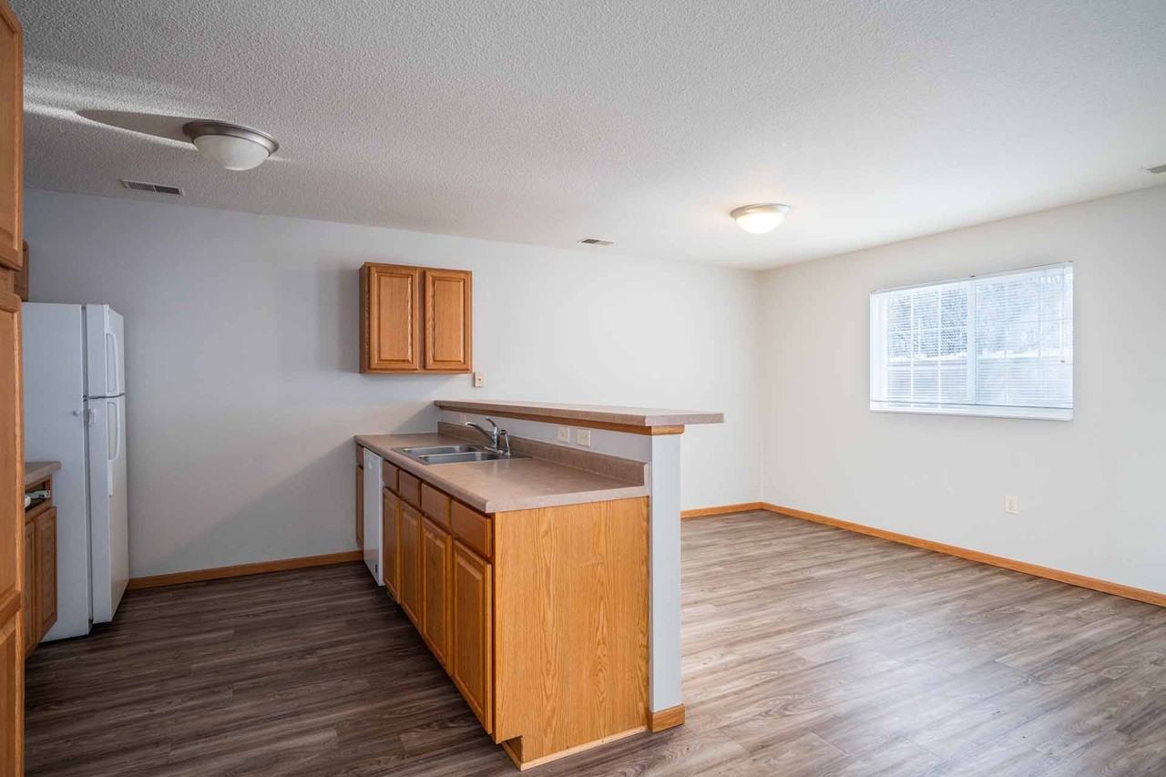 Jordan Valley Townhomes - Photo 7 of 28