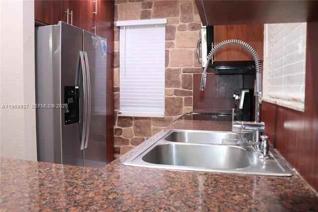 19259 Southwest 118th Place - Photo 5 of 32