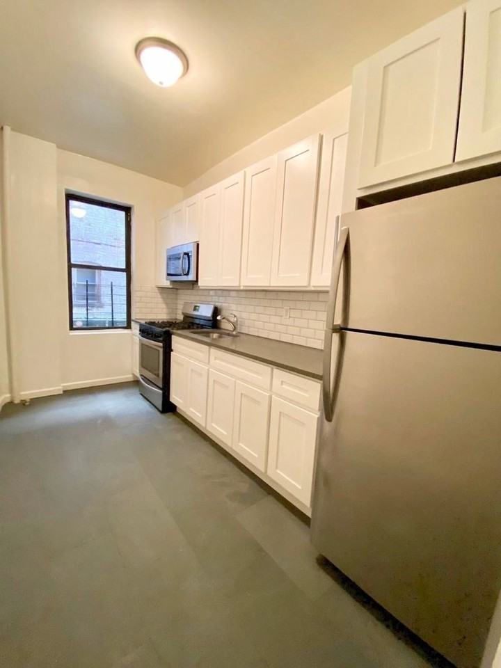 160 Fenimore St #1B - Photo 3 of 7