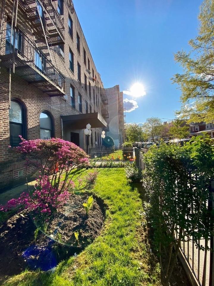 160 Fenimore St #1B - Photo 7 of 7