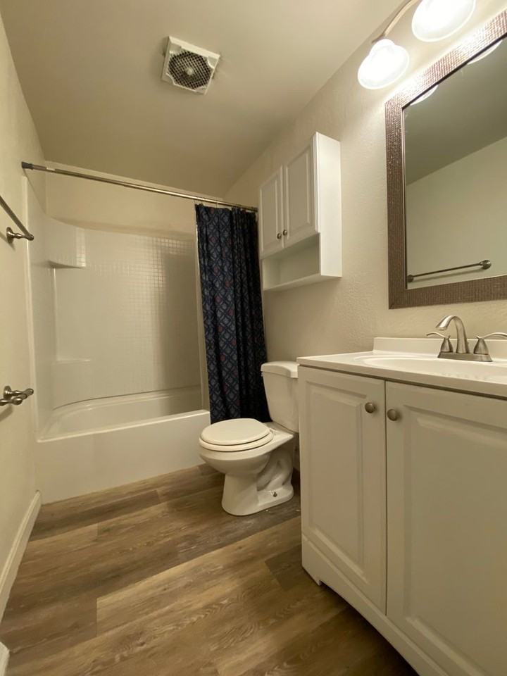 735 Hemlock Sq - Photo 7 of 10