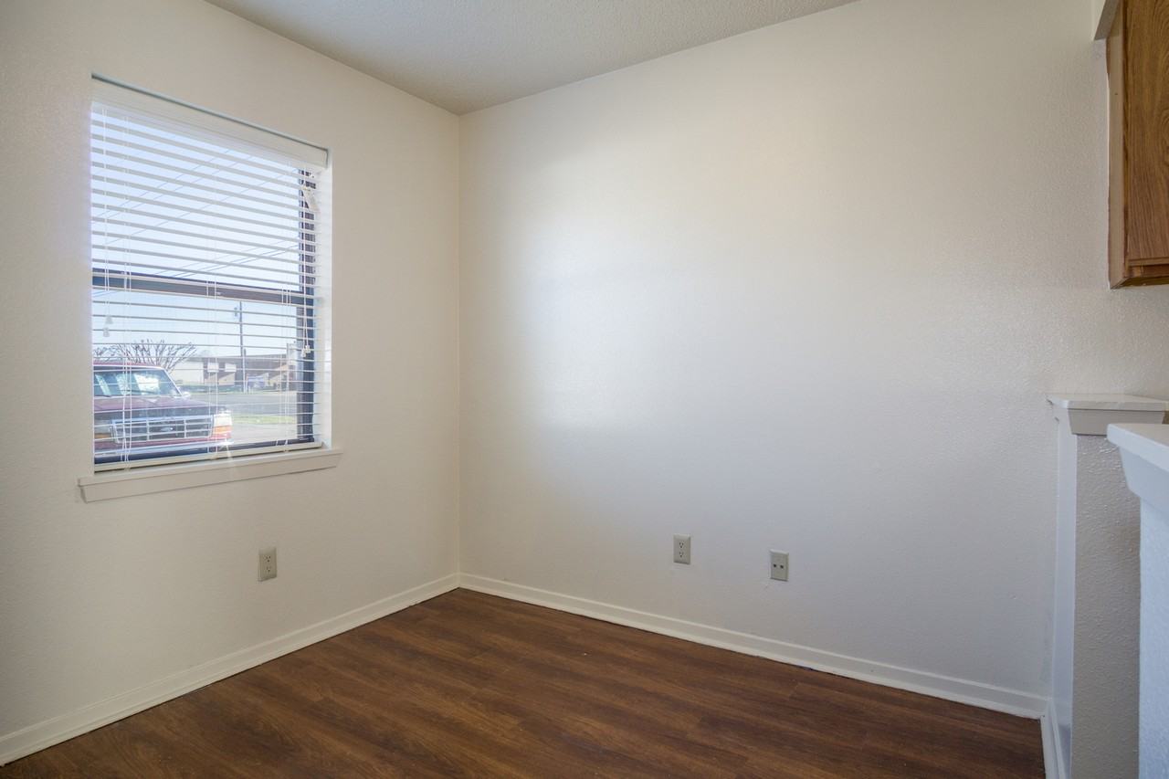 Northgate Village Apartments - Photo 4 of 17