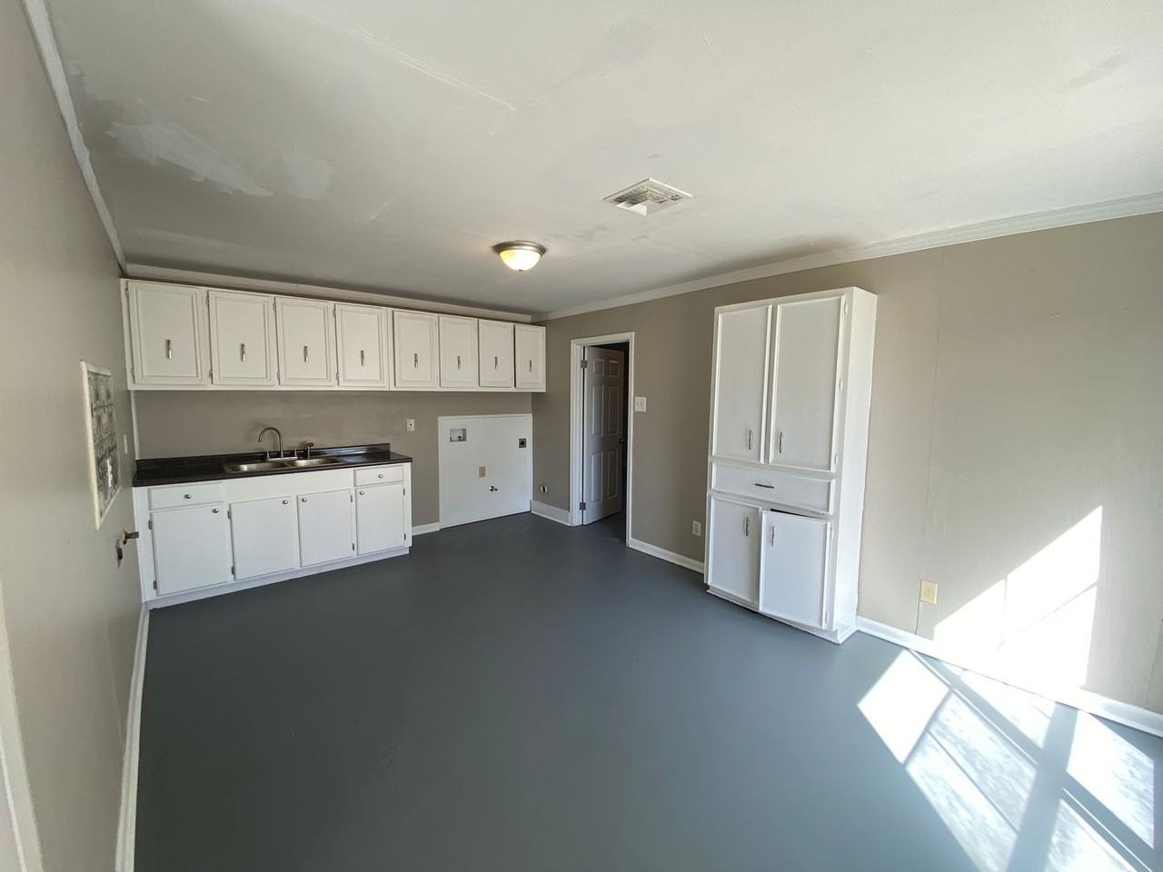 1140 Madeline Ave - Photo 3 of 26