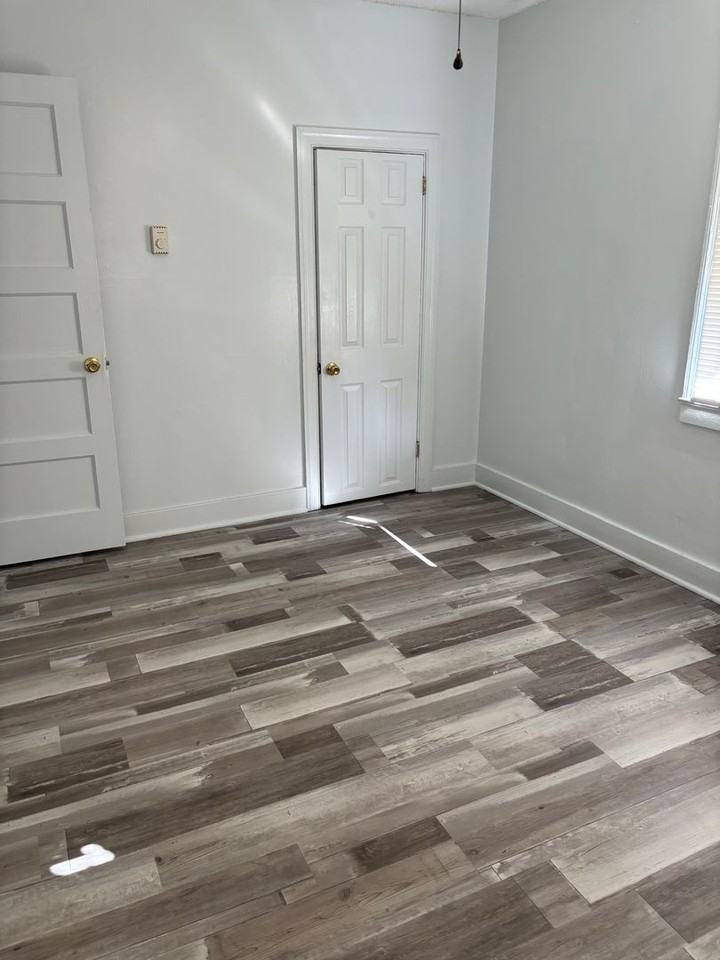 2125 Kennedy Dr - Photo 6 of 10