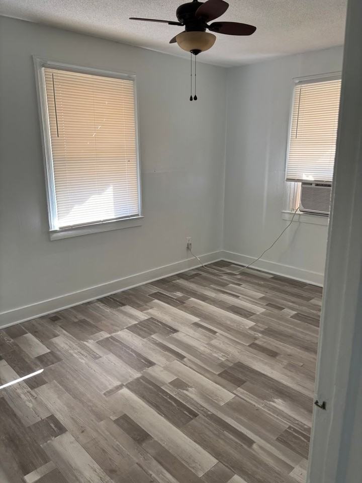 2125 Kennedy Dr - Photo 7 of 10