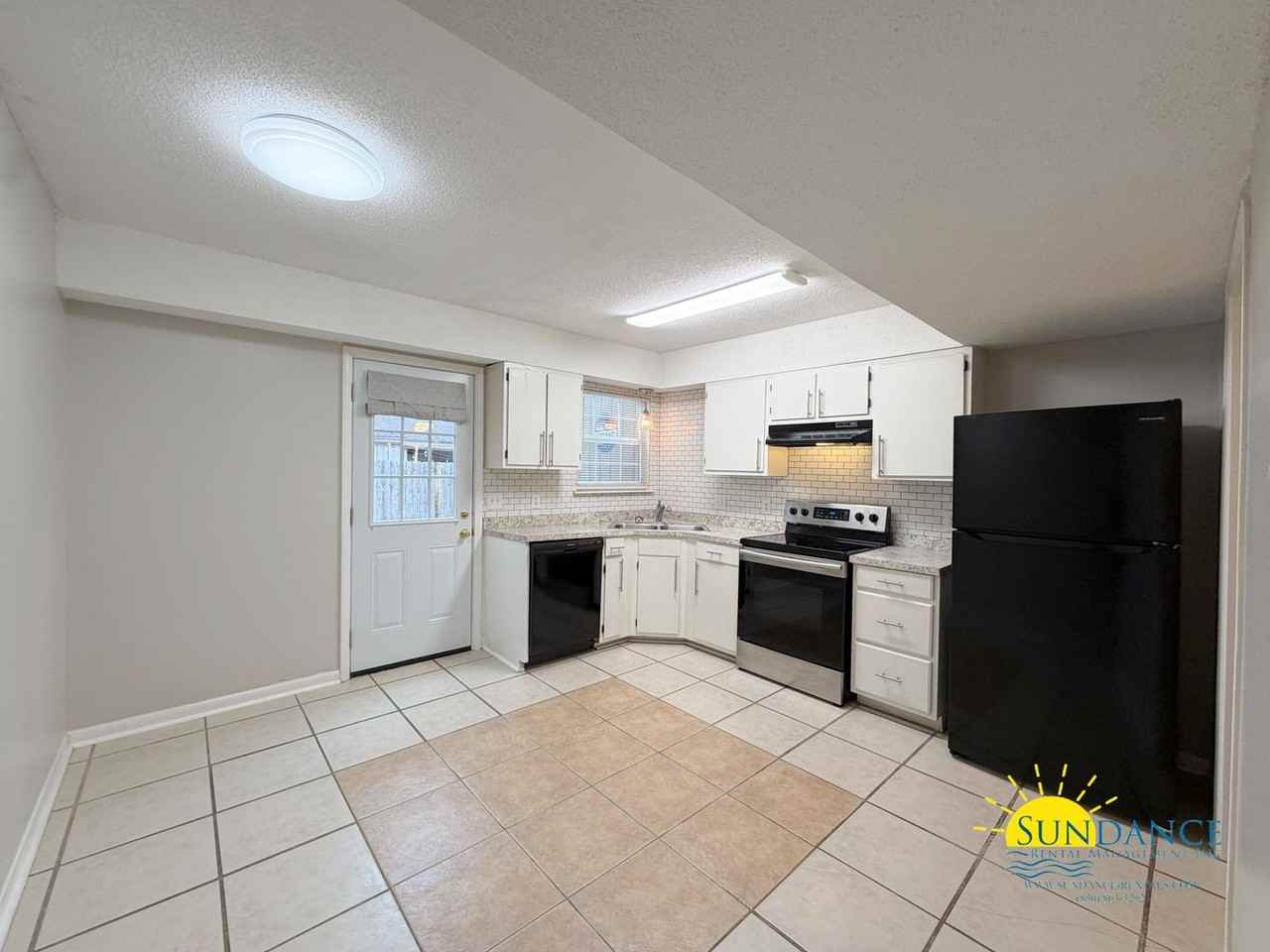 149 Mississippi Ave Nw - Photo 5 of 17