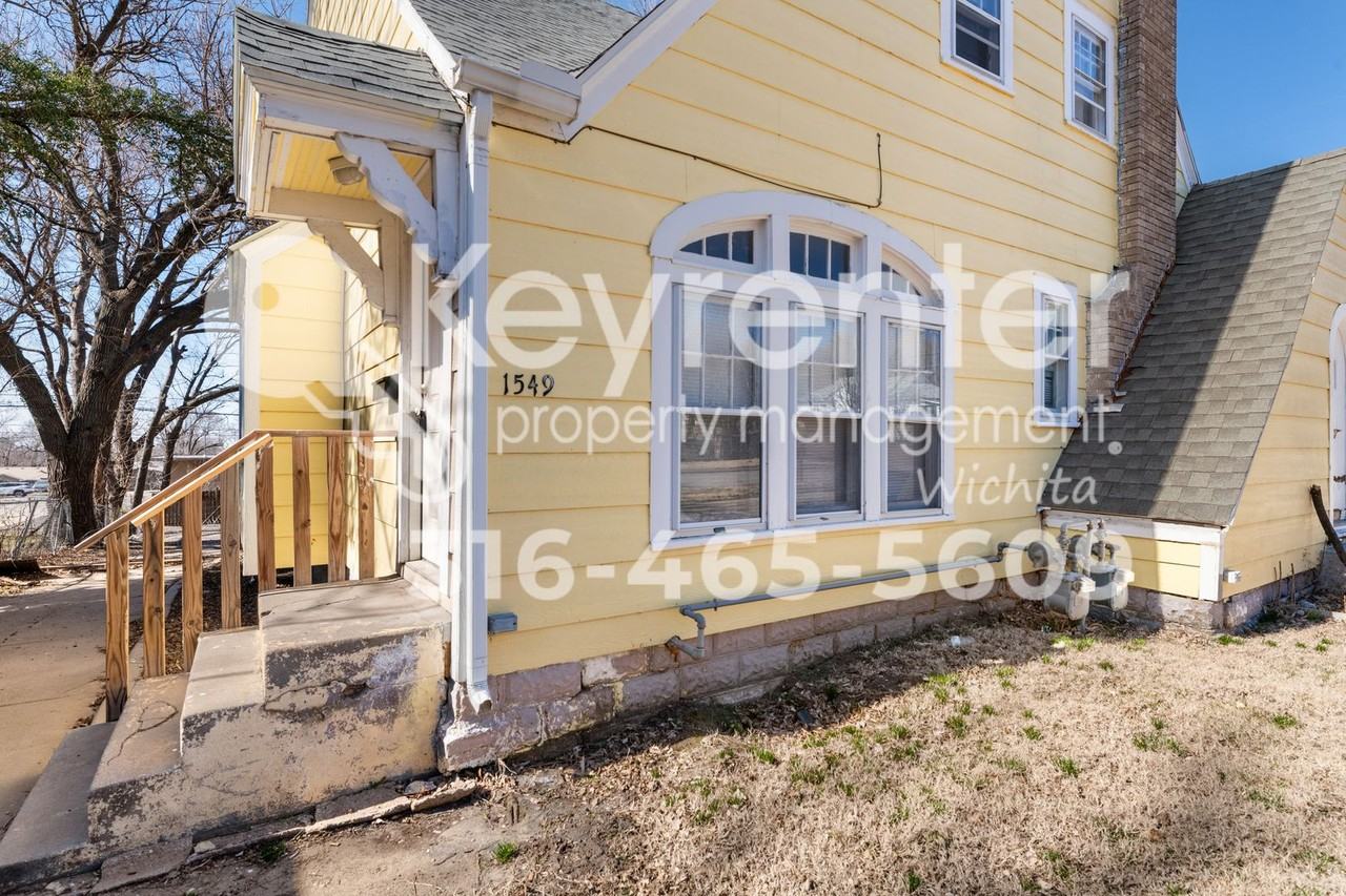 1549 N Holyoke Ave - Photo 4 of 29