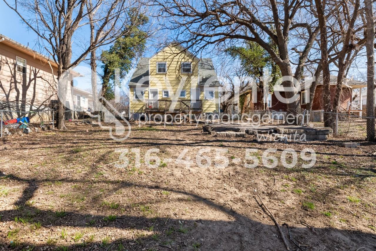 1549 N Holyoke Ave - Photo 6 of 29