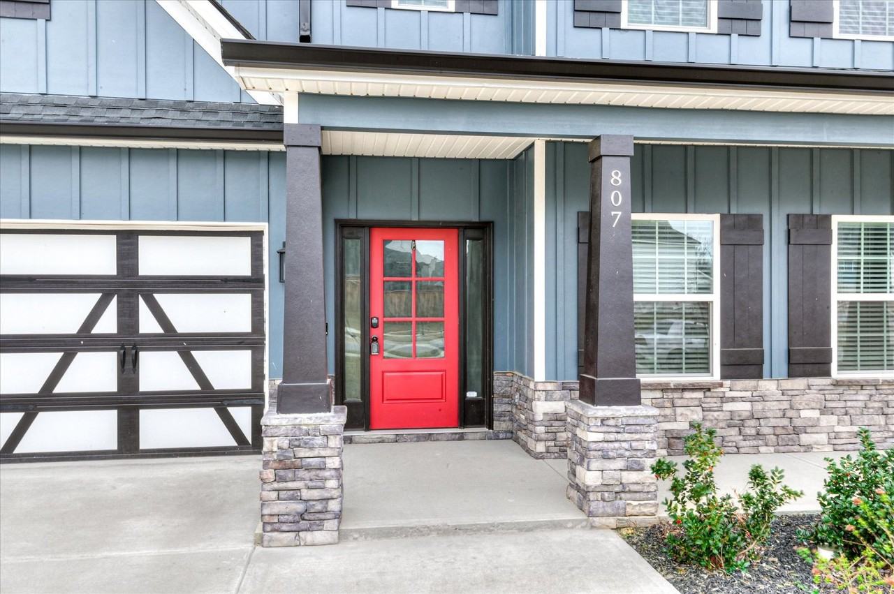 807 Kilworth Cir - Photo 4 of 50