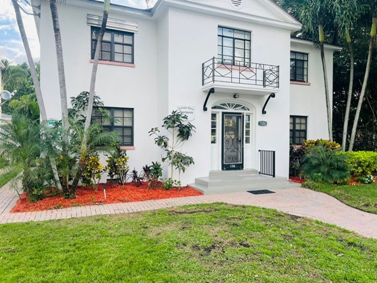 120 N Palmway - Photo 2 of 9