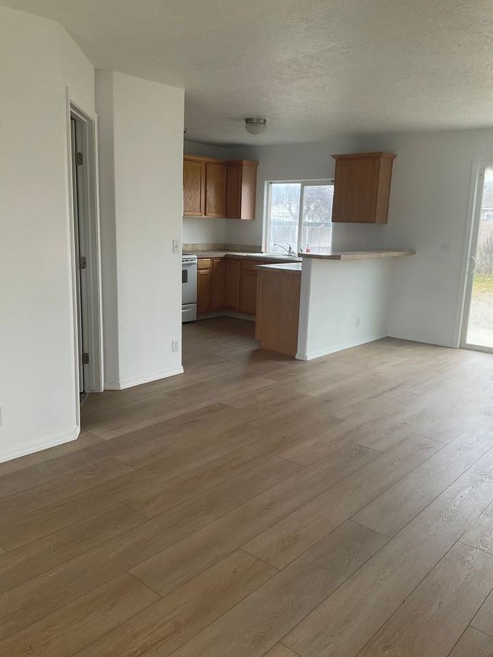 3522 S Big Springs Way - Photo 2 of 8