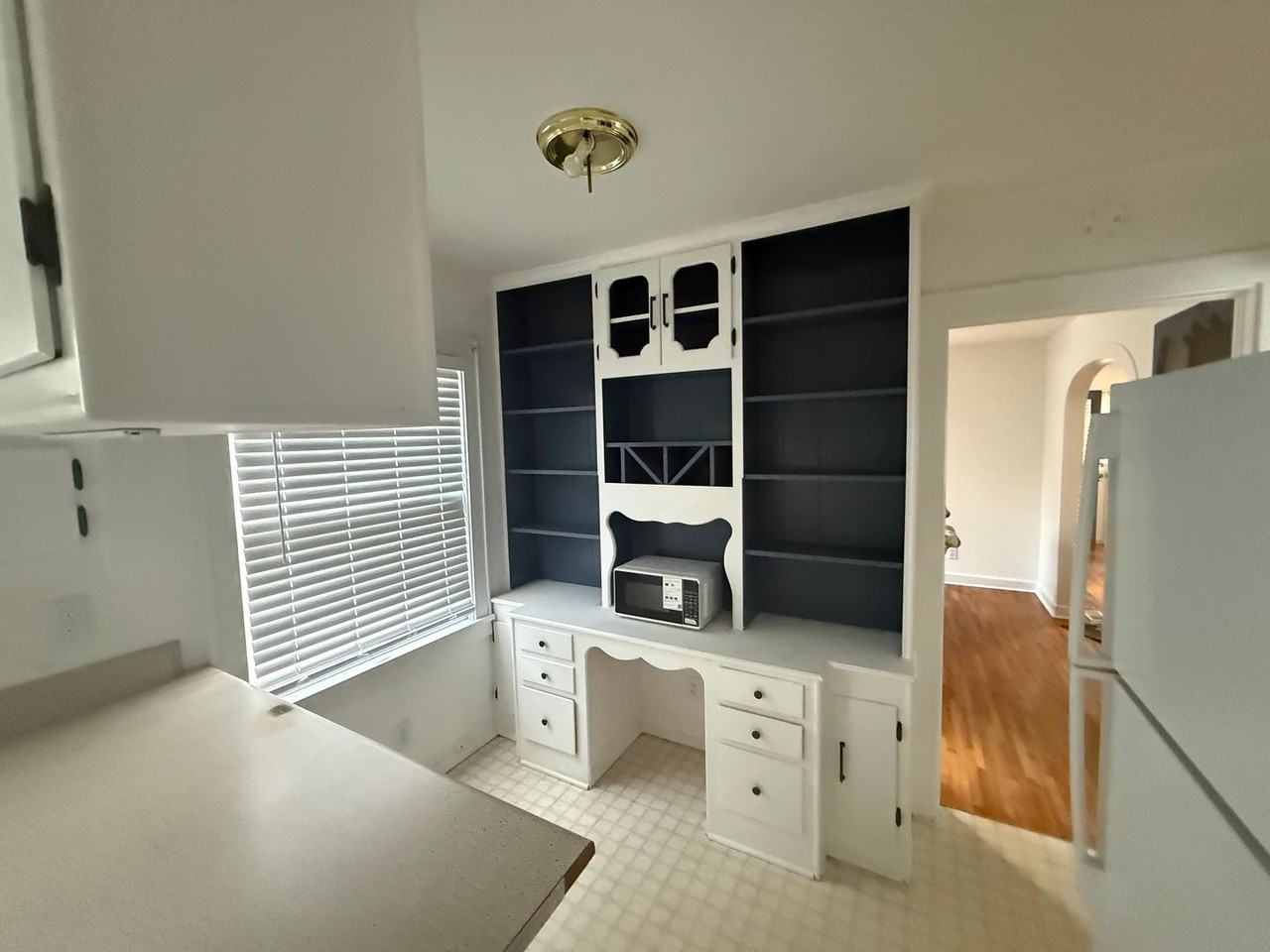 606 N Main St - Photo 6 of 17