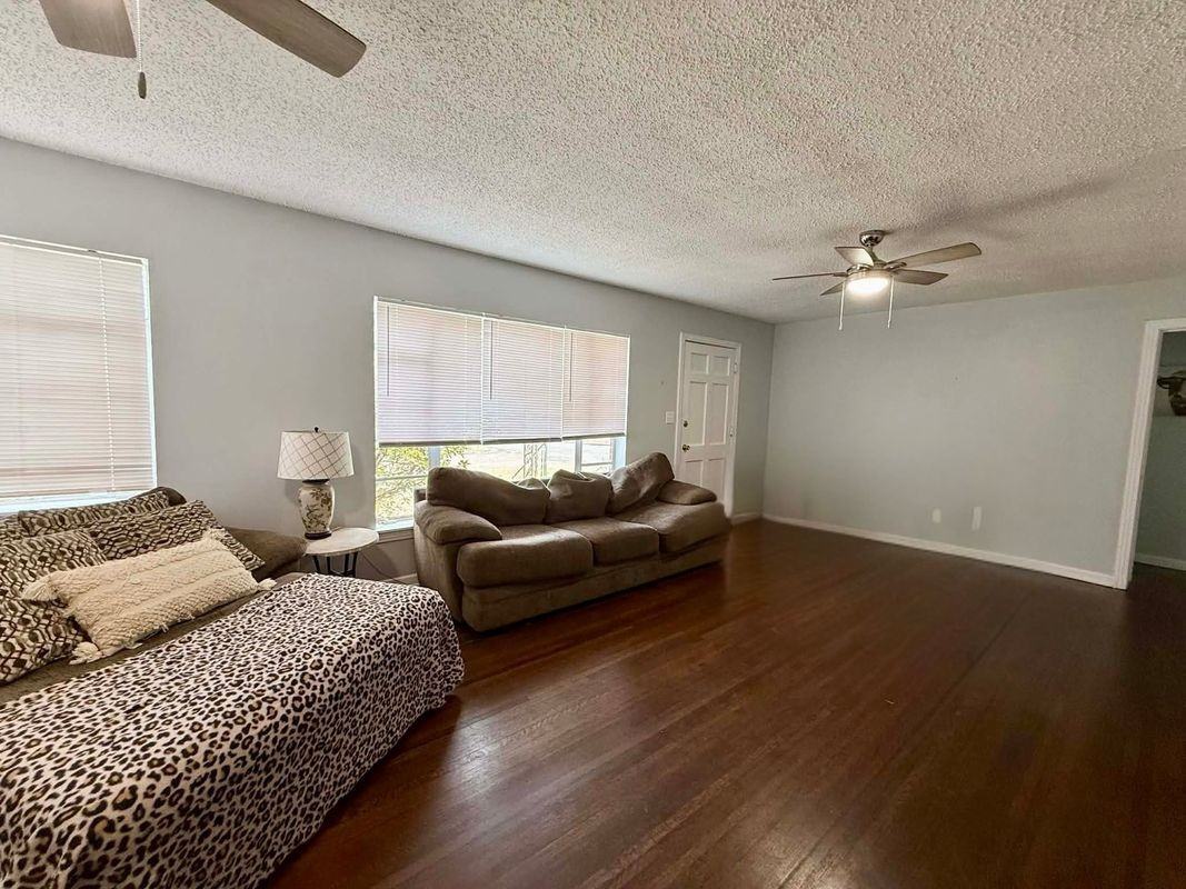 4101 Olive St - Photo 7 of 9