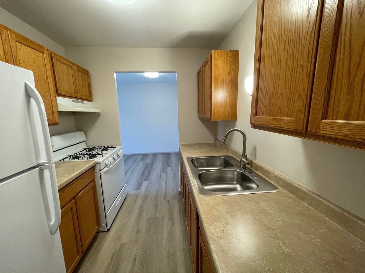 113 S Platten St - Photo 6 of 12