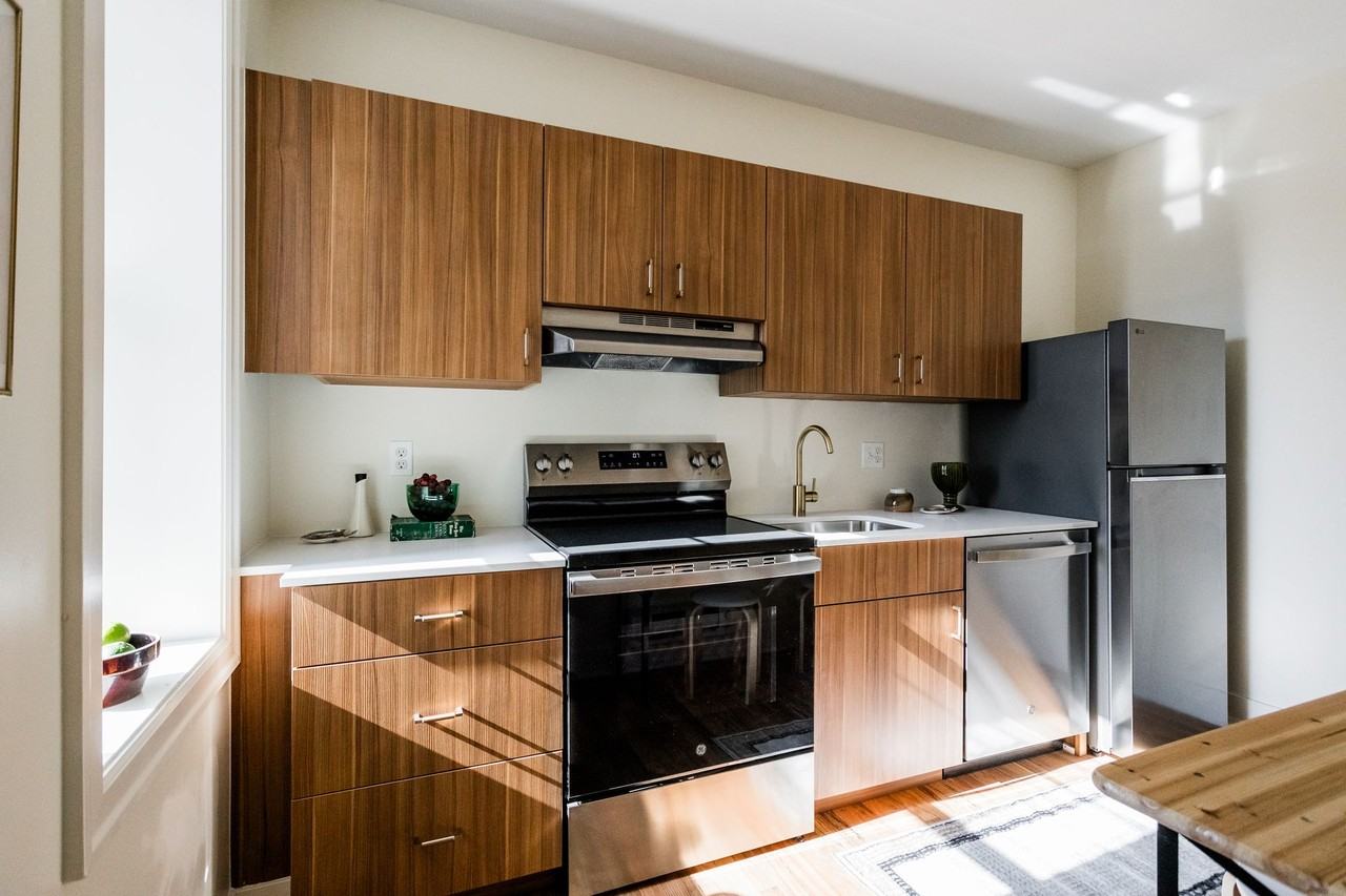 Sterling Commons - Photo 6 of 7