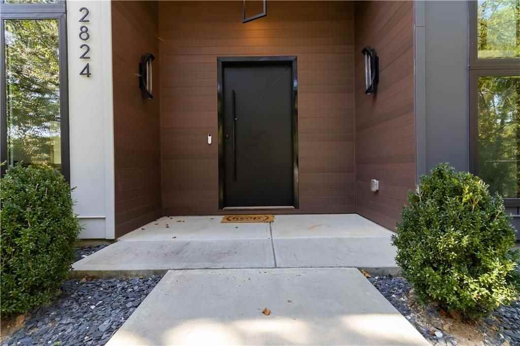 2824 Ashford Rd Ne - Photo 3 of 50