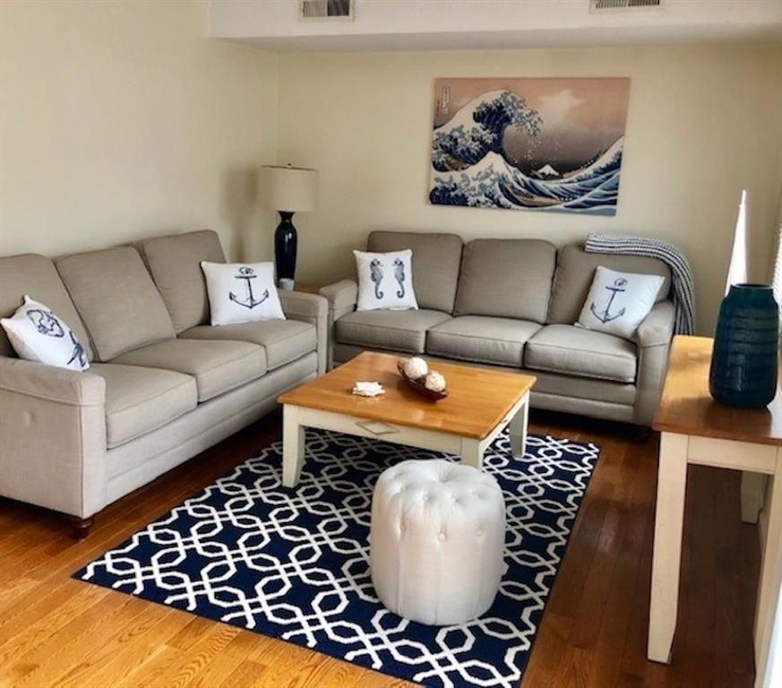 226 Goddard Row - Photo 2 of 17