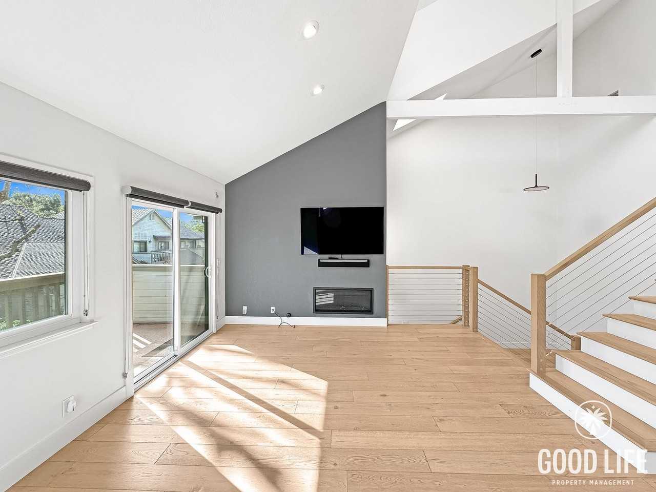 2055 Sea Cove Ln - Photo 2 of 33