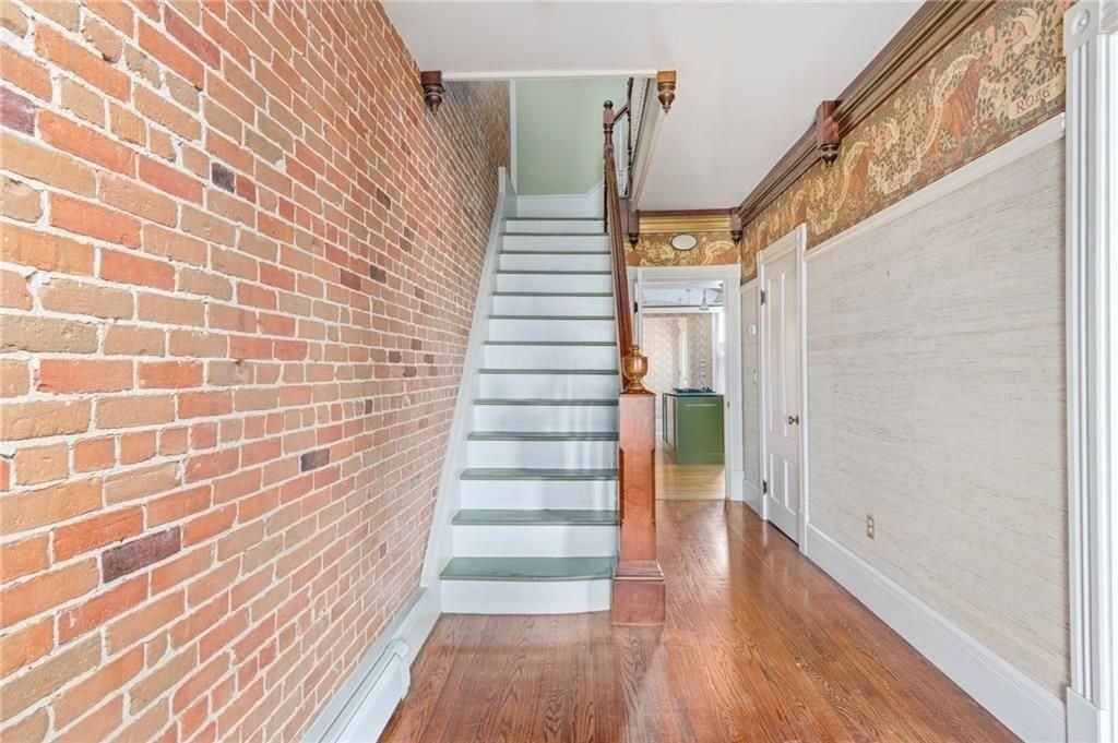 181 Carrington Ave - Photo 4 of 16