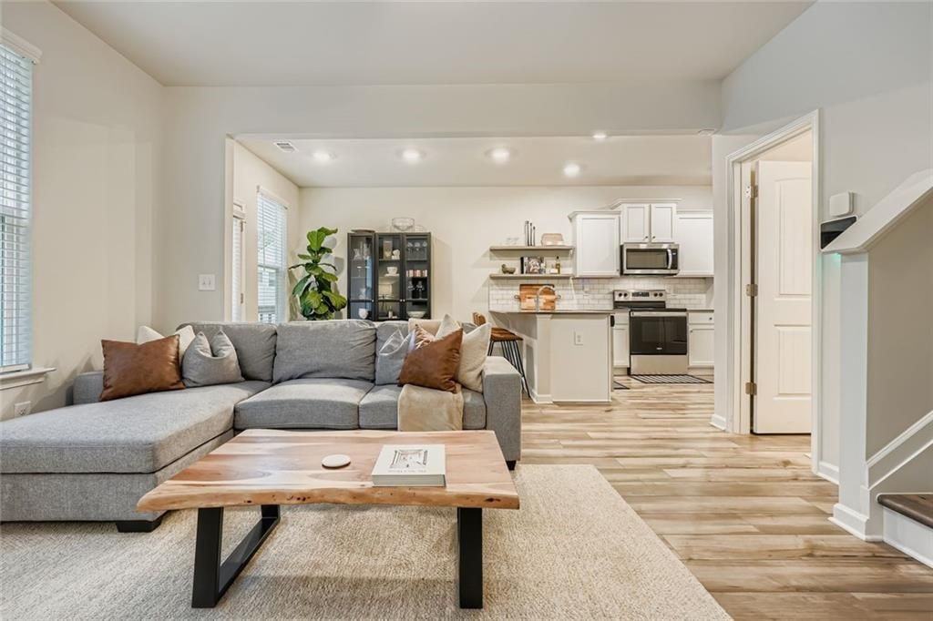 4630 Blake Loop - Photo 6 of 28