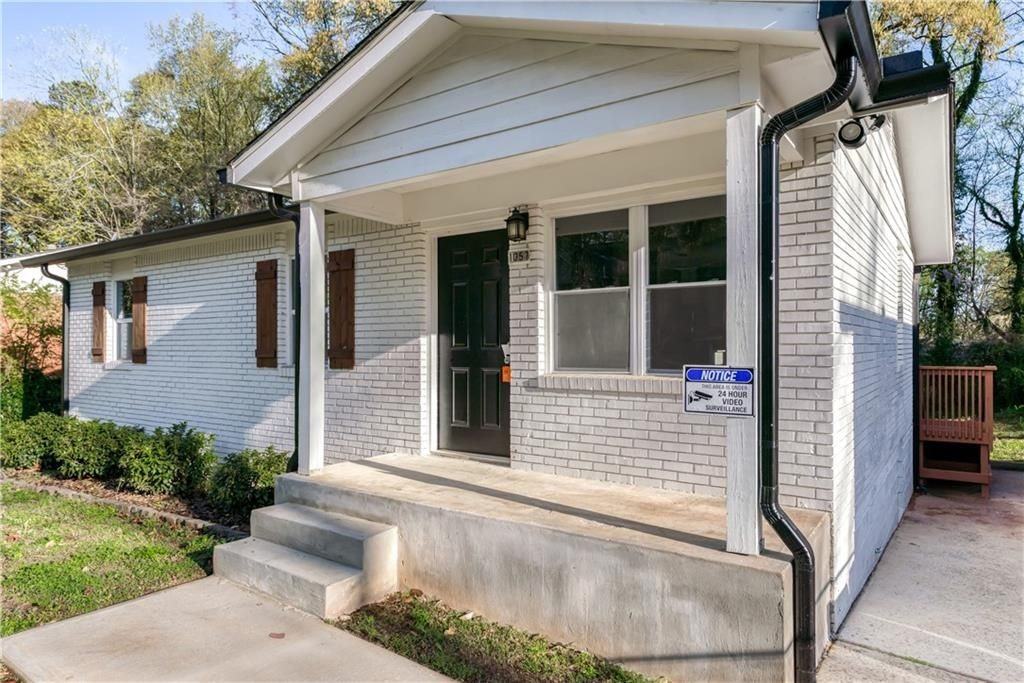 1357 Plaza Ave Sw - Photo 3 of 29
