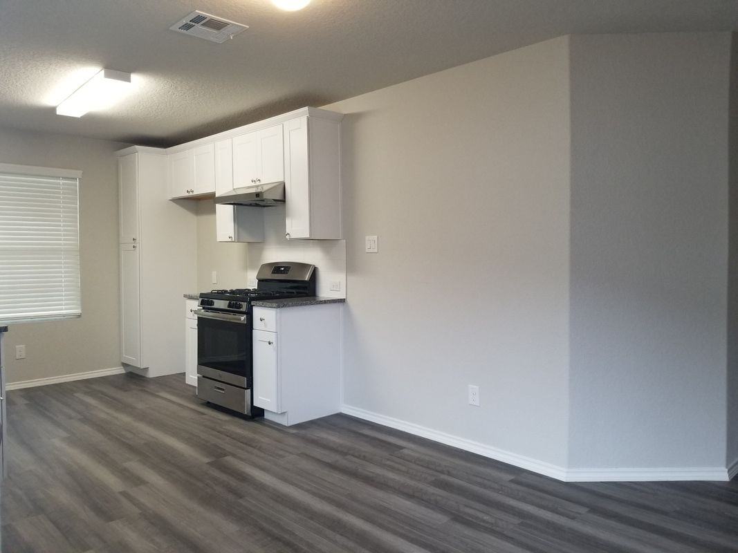 11327 Babcock Xing - Photo 2 of 12