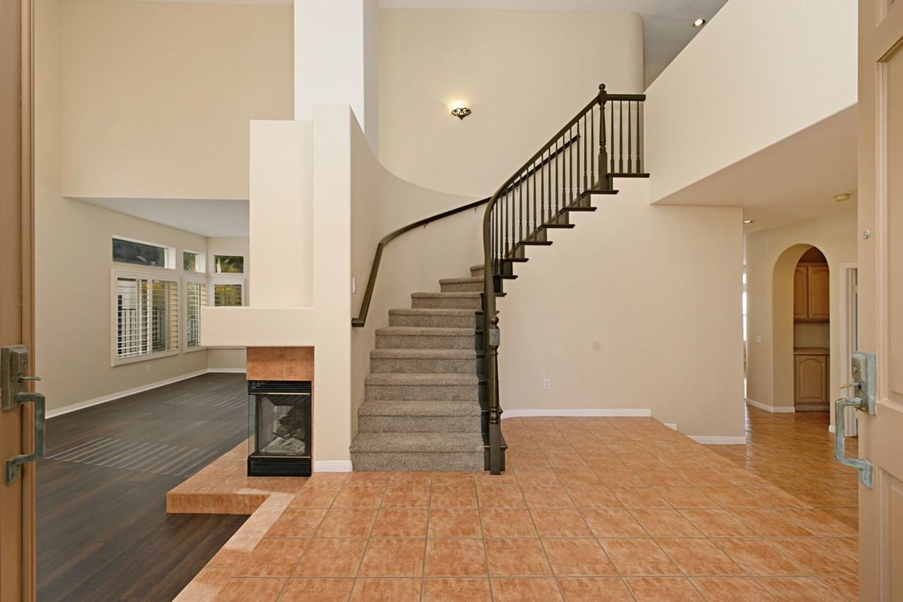 466 Benevente Dr - Photo 3 of 31